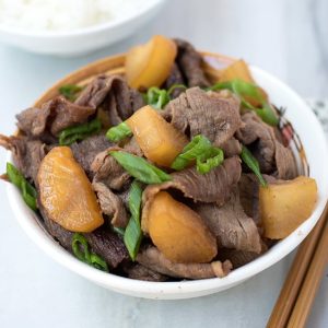 Beef with Daikon Radish is an easy Japanese weeknight meal. It's best if you make it ahead of time, so the daikon can soak up all the great flavors of the sauce.