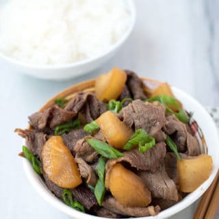 Beef with Daikon Radish is an easy Japanese weeknight meal. It's best if you make it ahead of time, so the daikon can soak up all the great flavors of the sauce.