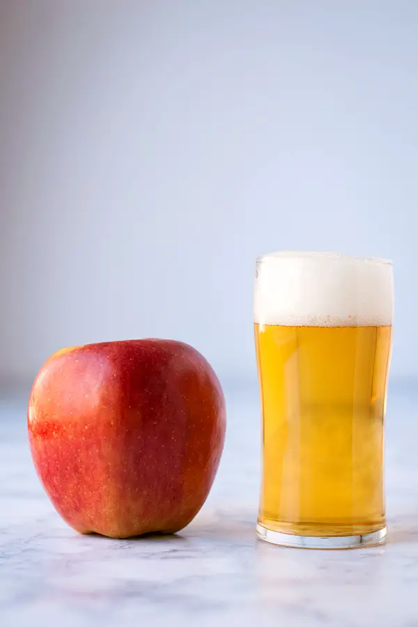 Apple Jelly "Beer"- this non-alcoholic apply jelly "beer" is made with just a few simple ingredients and looks JUST. LIKE. BEER. It is easy, fun, and quick to make.