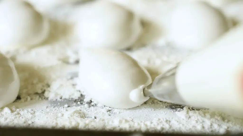 Baby seals are the cutest, and this marshmallow version is SO kawaii! Using just a few ingredients, you can create these squishy cute marshmallows at home! Using pipeable marshmallow to make baby marshmallow seal marshmallow figures